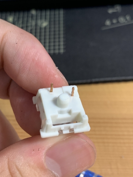 69的入门机械键盘——银雕k400