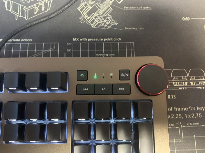 功能齐全——黑爵AK60