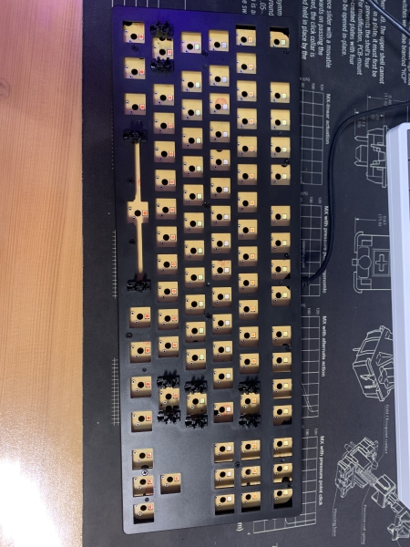 69的入门机械键盘——银雕k400